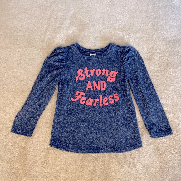 Old Navy “Strong & Fearless” Plush Top - Size 2T - Picture 5 of 8